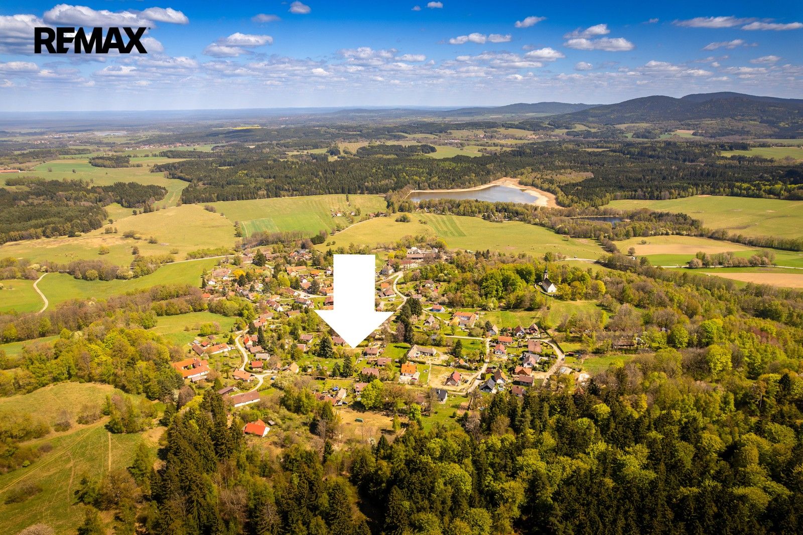 Prodej pozemku 810 m² - foto 1