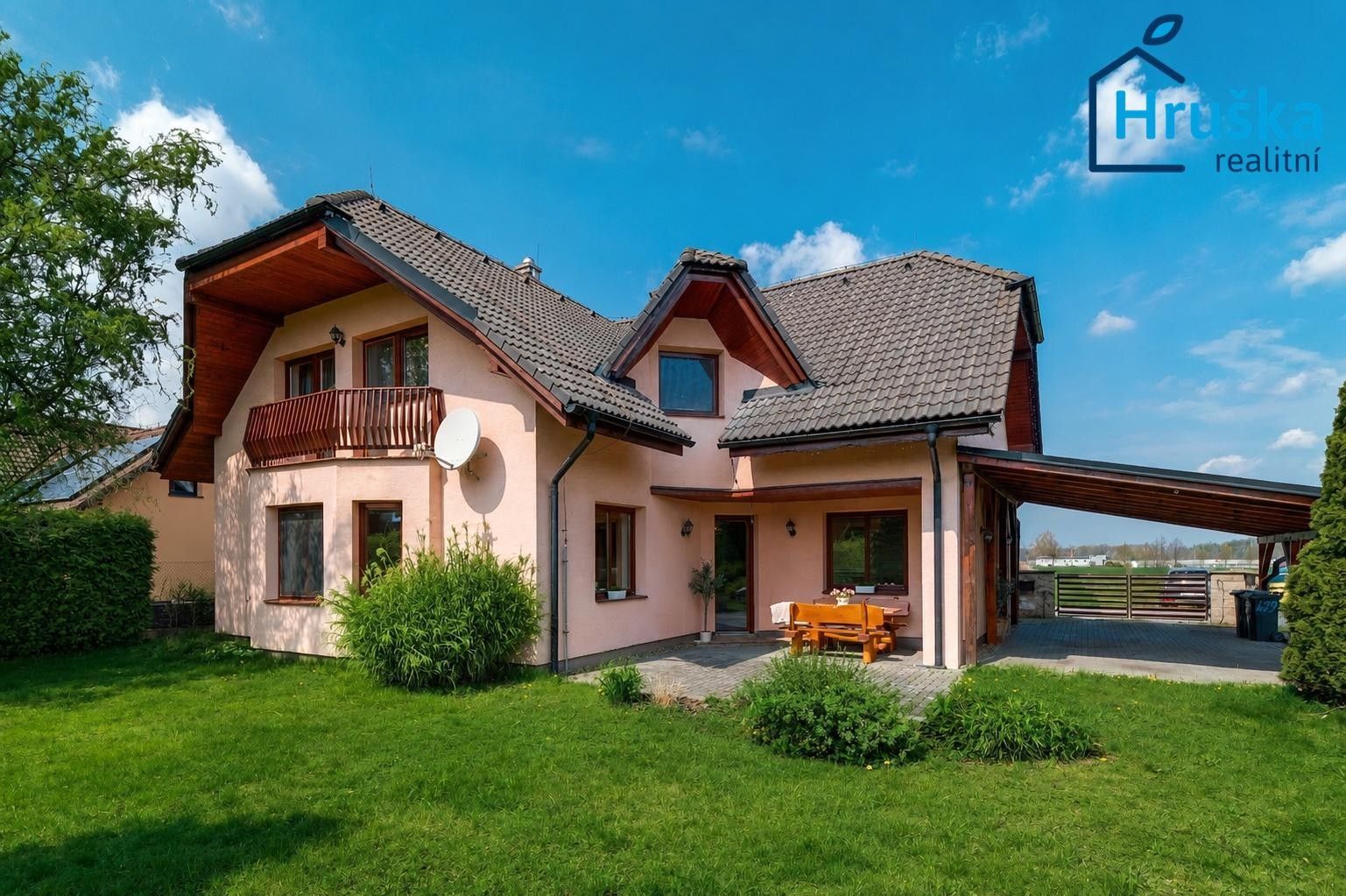 Prodej domu 196 m² - foto 1