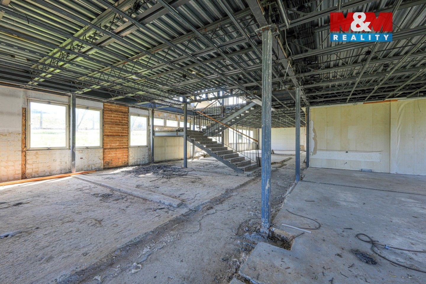 Pronájem komerčního prostoru 700 m² - foto 7