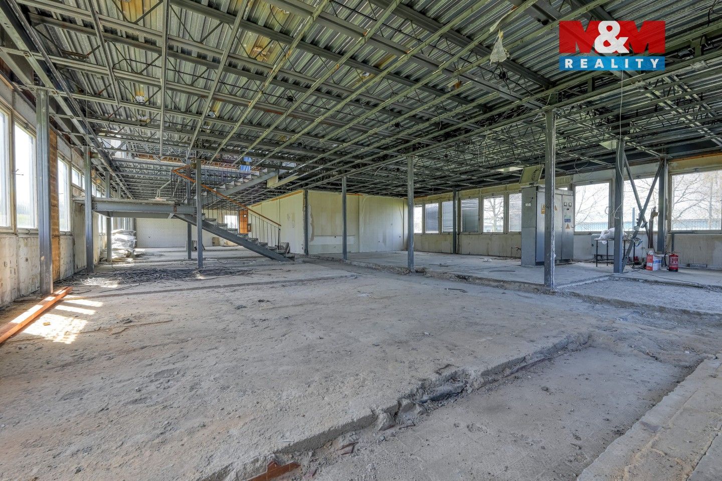 Pronájem komerčního prostoru 700 m² - foto 6
