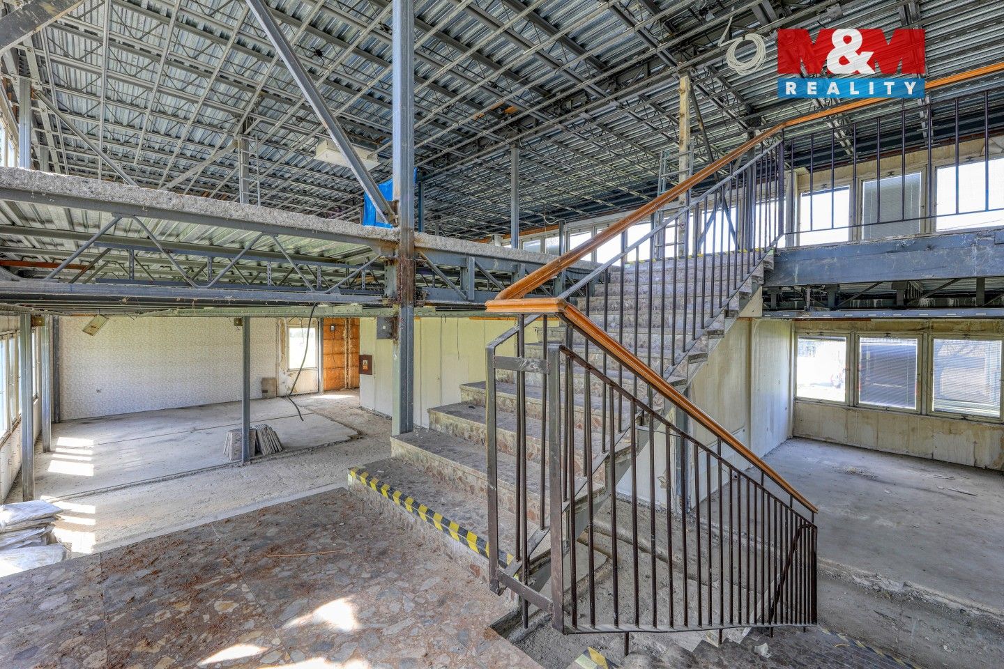 Pronájem komerčního prostoru 700 m² - foto 10