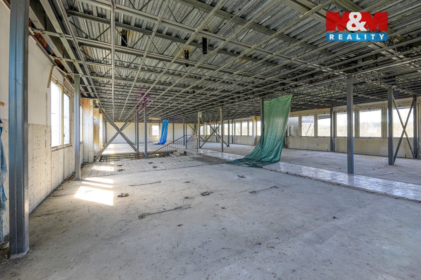 Pronájem komerčního prostoru 700 m² - foto 11