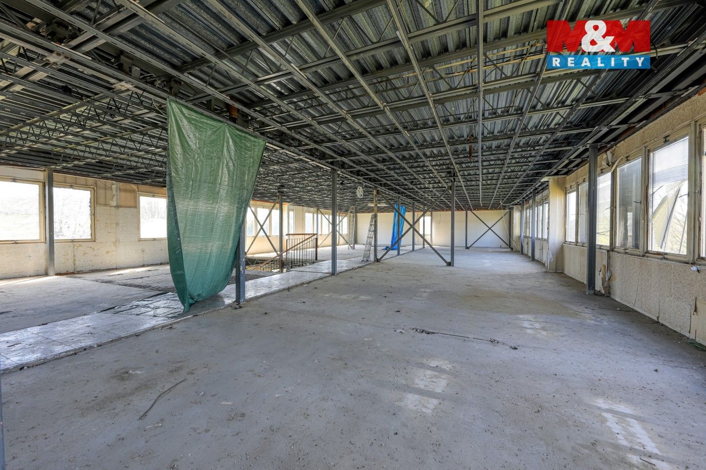 Pronájem komerčního prostoru 700 m² - foto 12