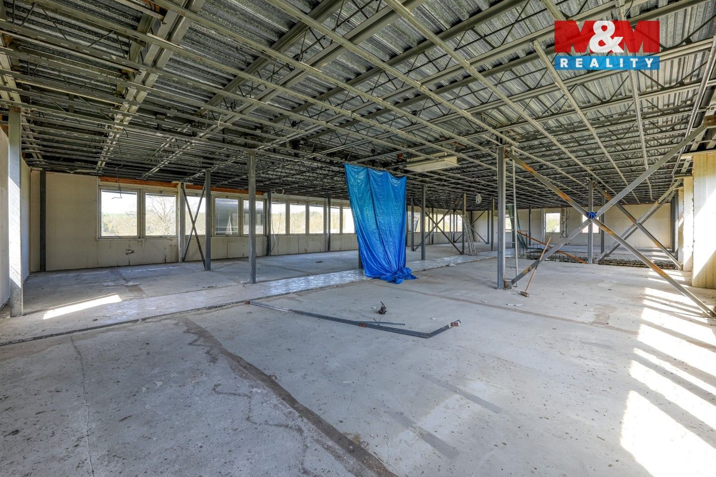 Pronájem komerčního prostoru 700 m² - foto 14