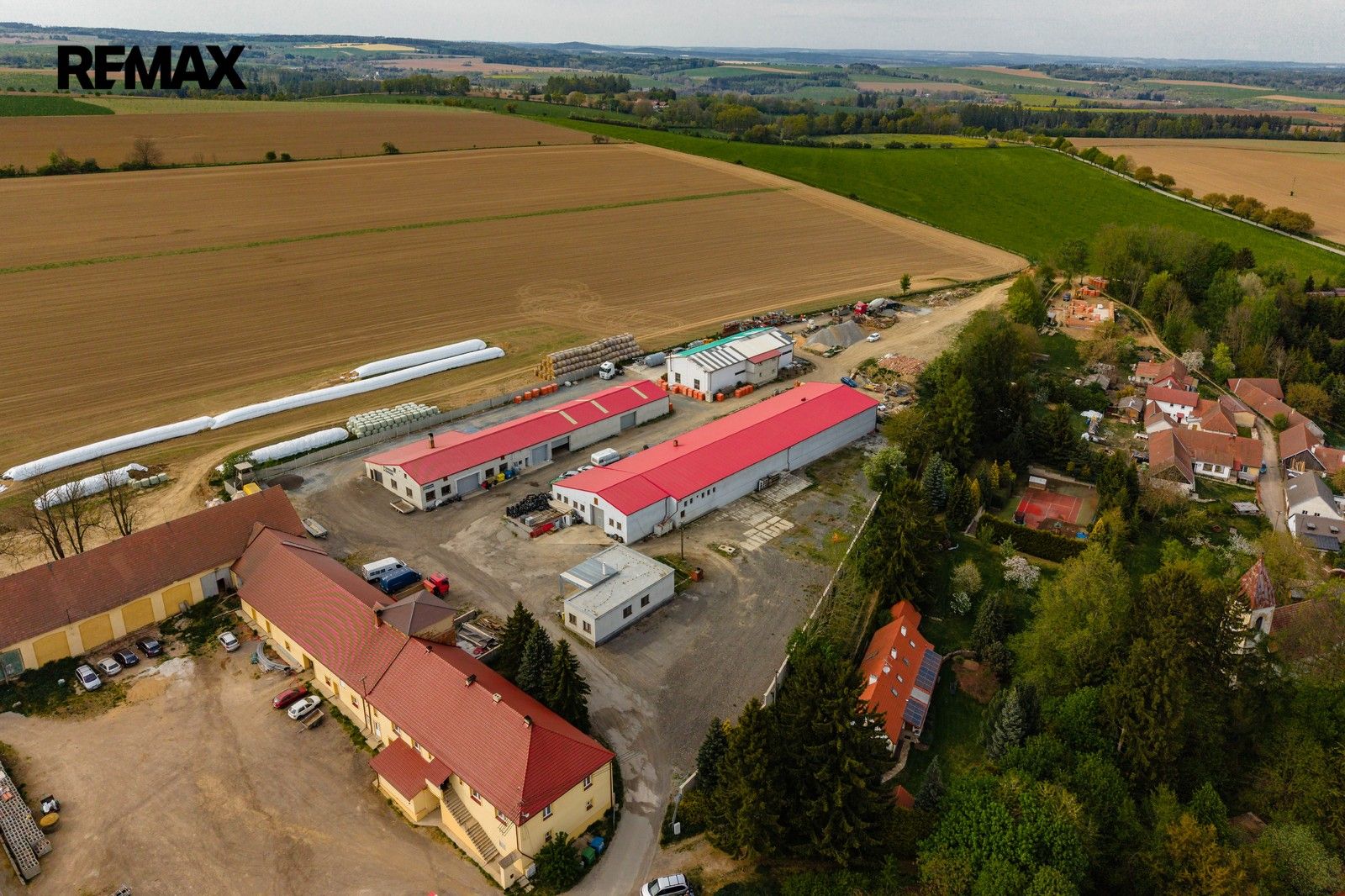 Prodej komerčního prostoru 11173 m² - foto 2