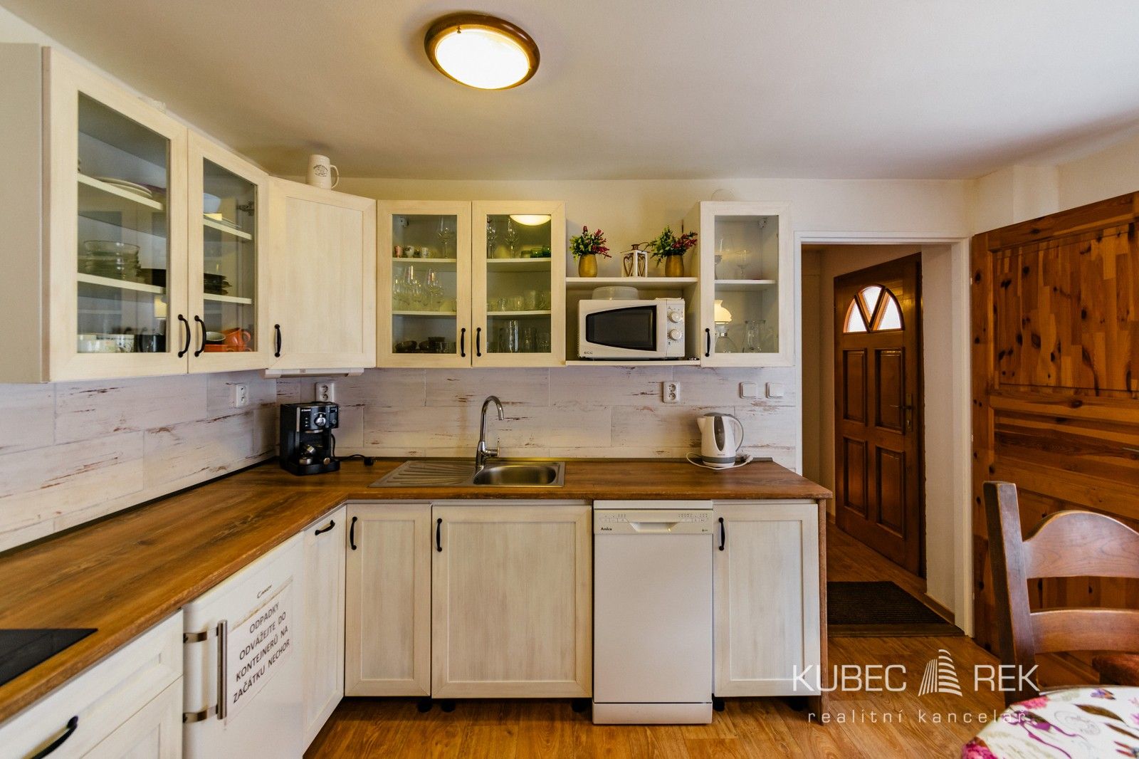 Prodej nemovitosti 80 m² - foto 4
