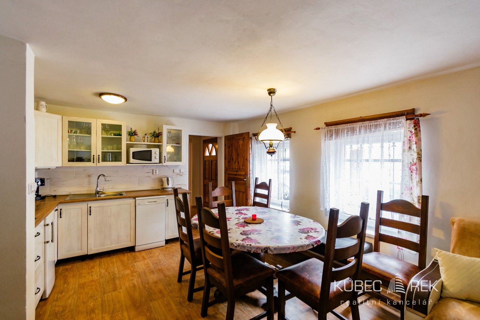 Prodej nemovitosti 80 m² - foto 5
