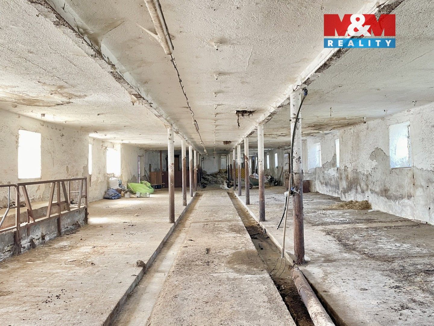 Prodej komerčního prostoru 900 m² - foto 7
