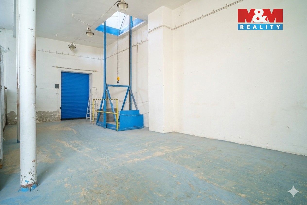 Prodej komerčního prostoru 1200 m² - foto 26