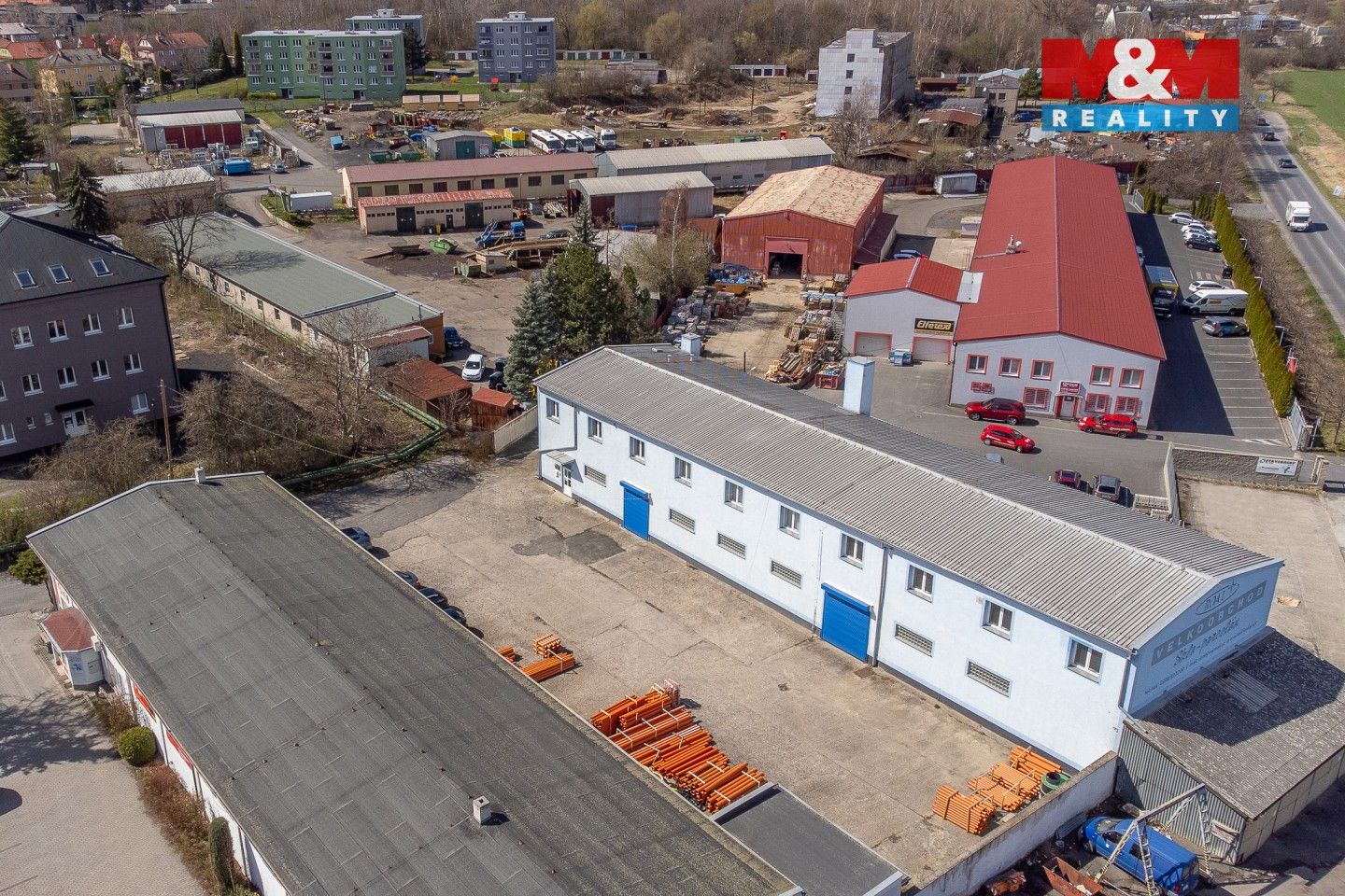 Pronájem komerčního prostoru 1200 m² - foto 10