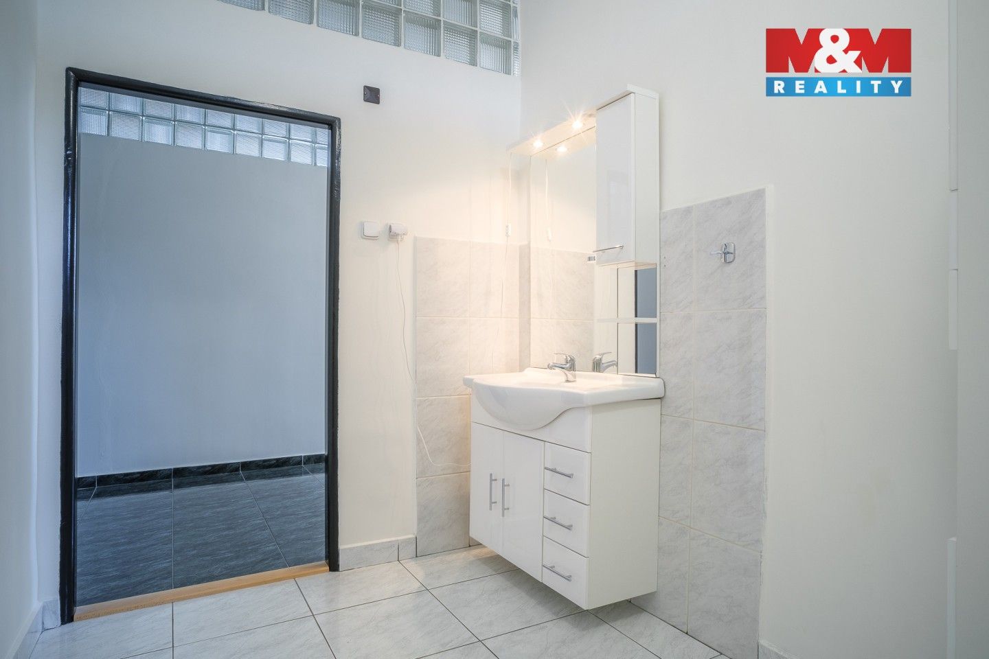 Pronájem komerčního prostoru 1200 m² - foto 13