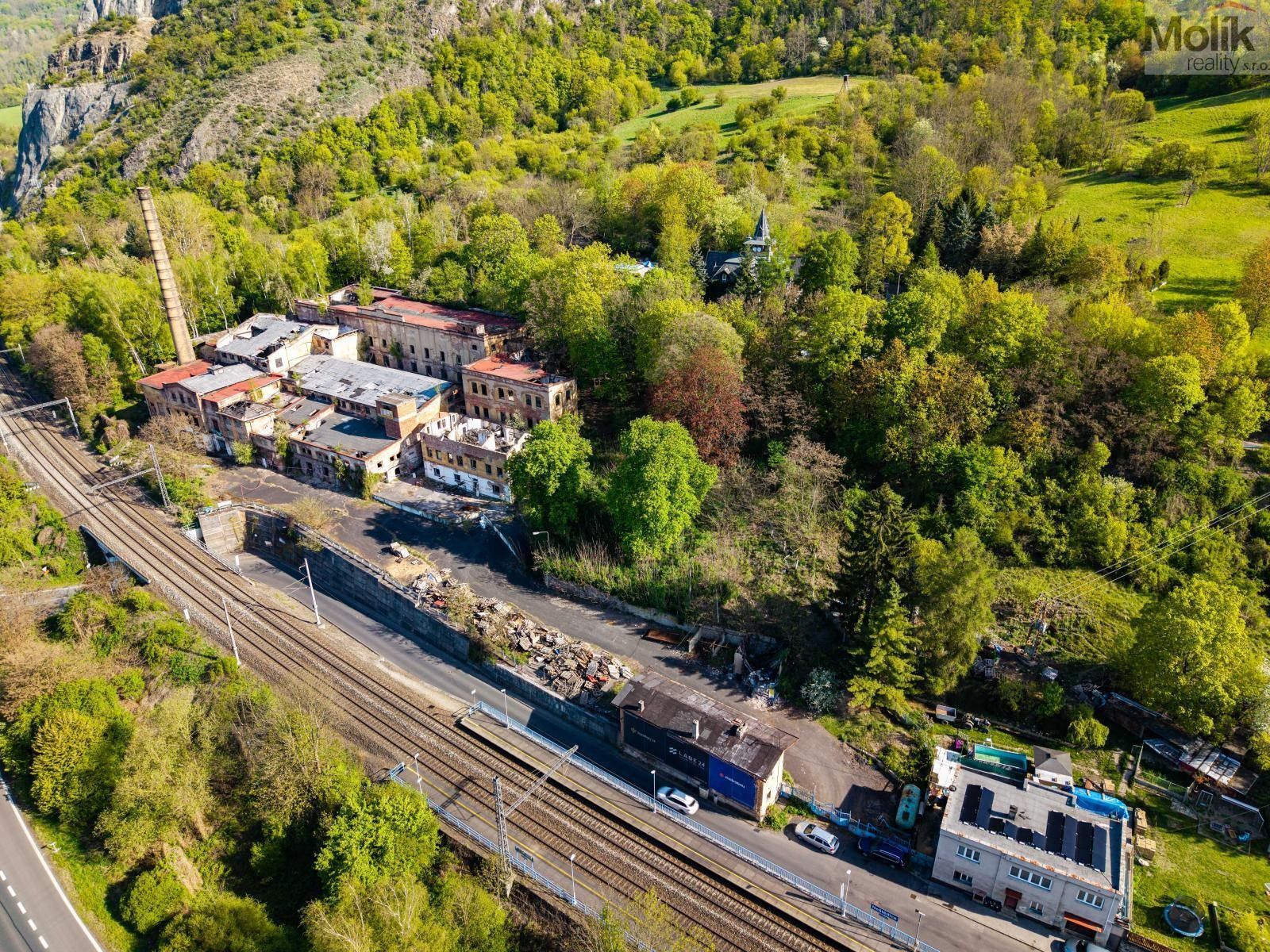 Prodej nemovitosti 35000 m² - foto 3