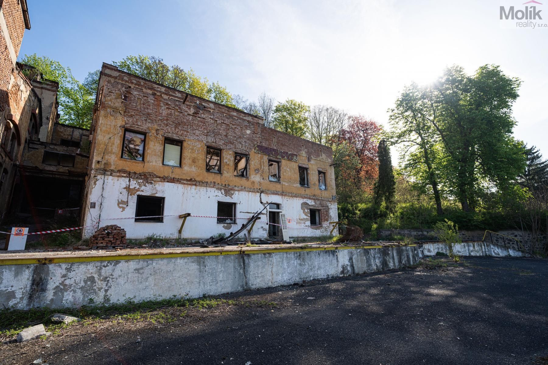 Prodej nemovitosti 35000 m² - foto 10