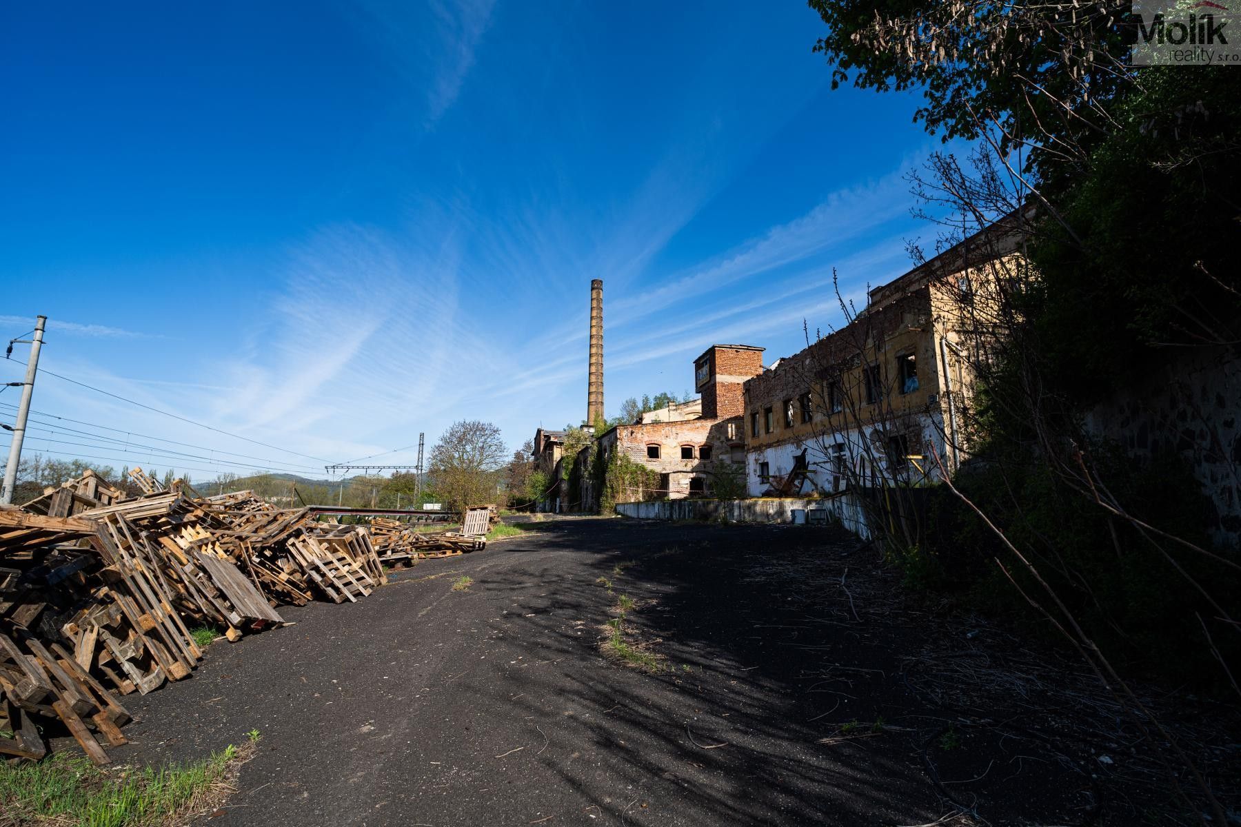 Prodej nemovitosti 35000 m² - foto 11