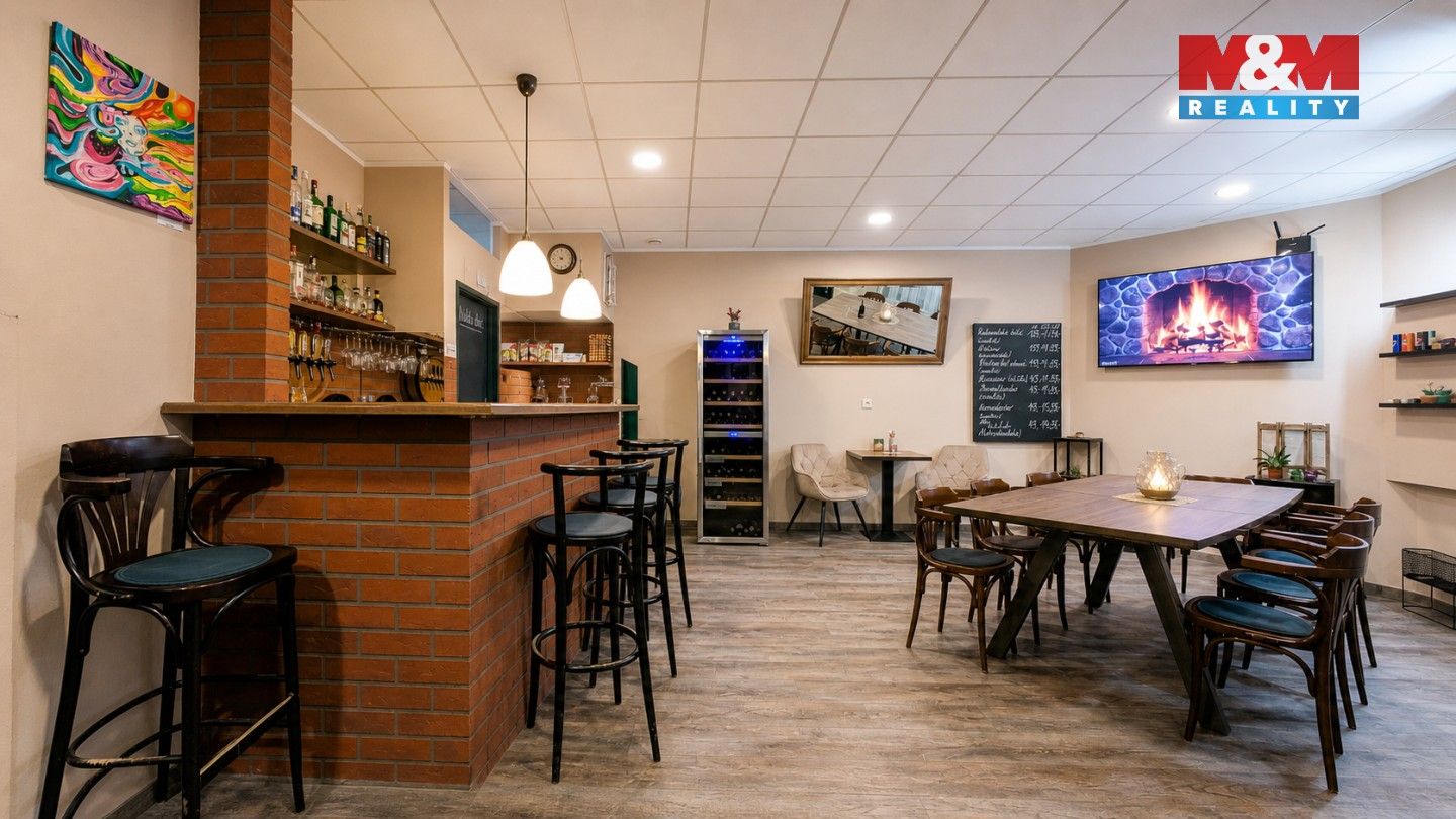 Pronájem komerčního prostoru 76 m² - foto 1