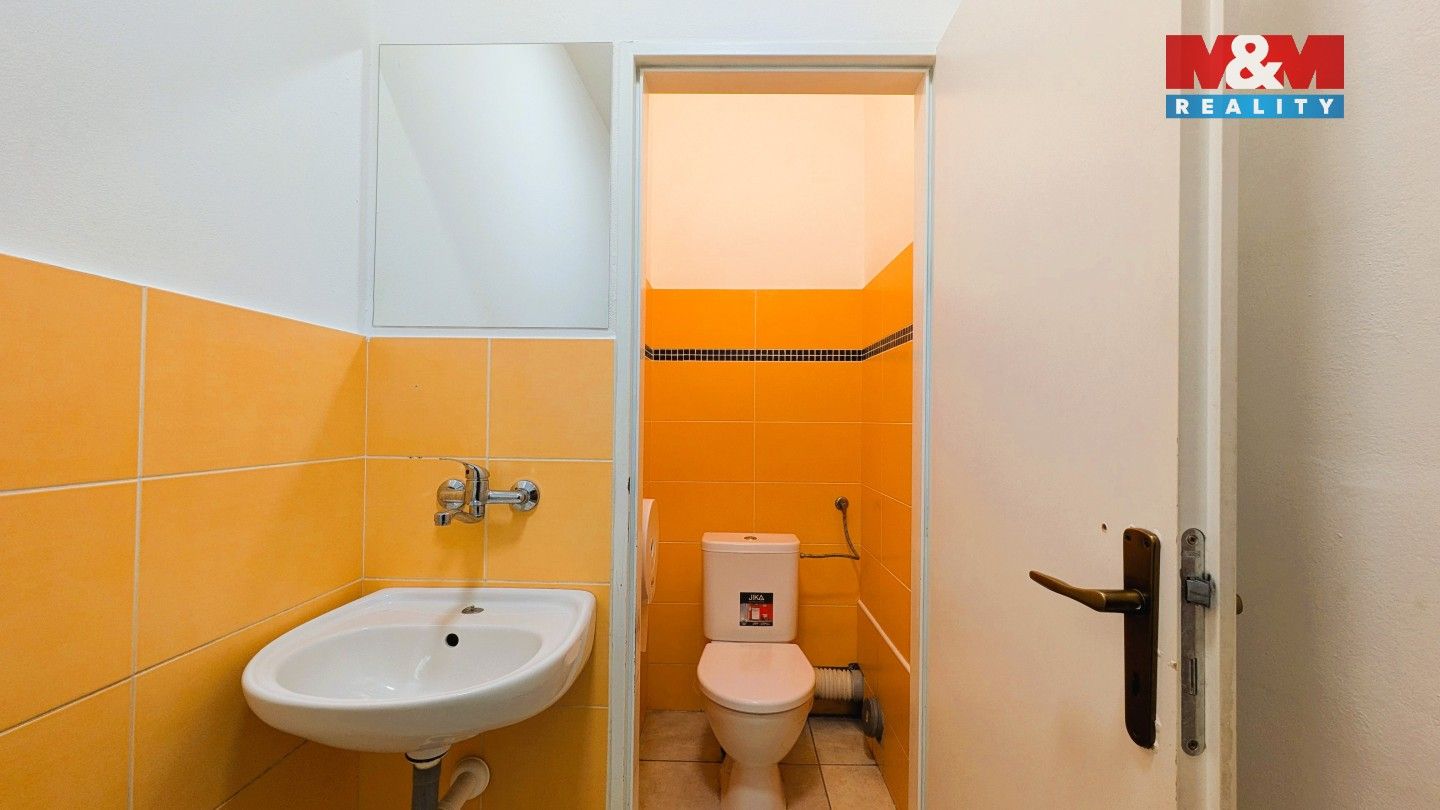 Pronájem komerčního prostoru 76 m² - foto 16