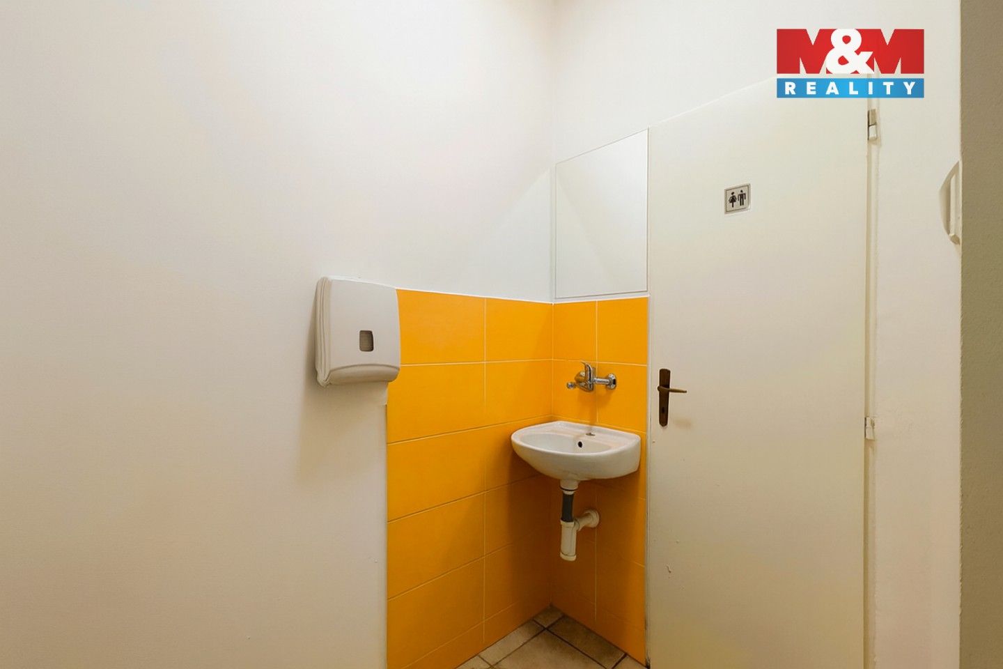 Pronájem komerčního prostoru 76 m² - foto 17