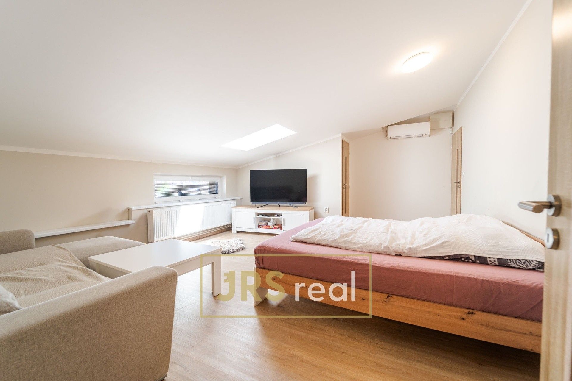 Prodej komerčního prostoru 264 m² - foto 12