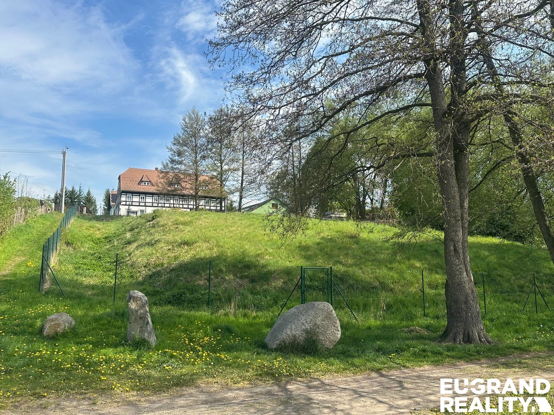 Prodej pozemku 2373 m² - foto 3