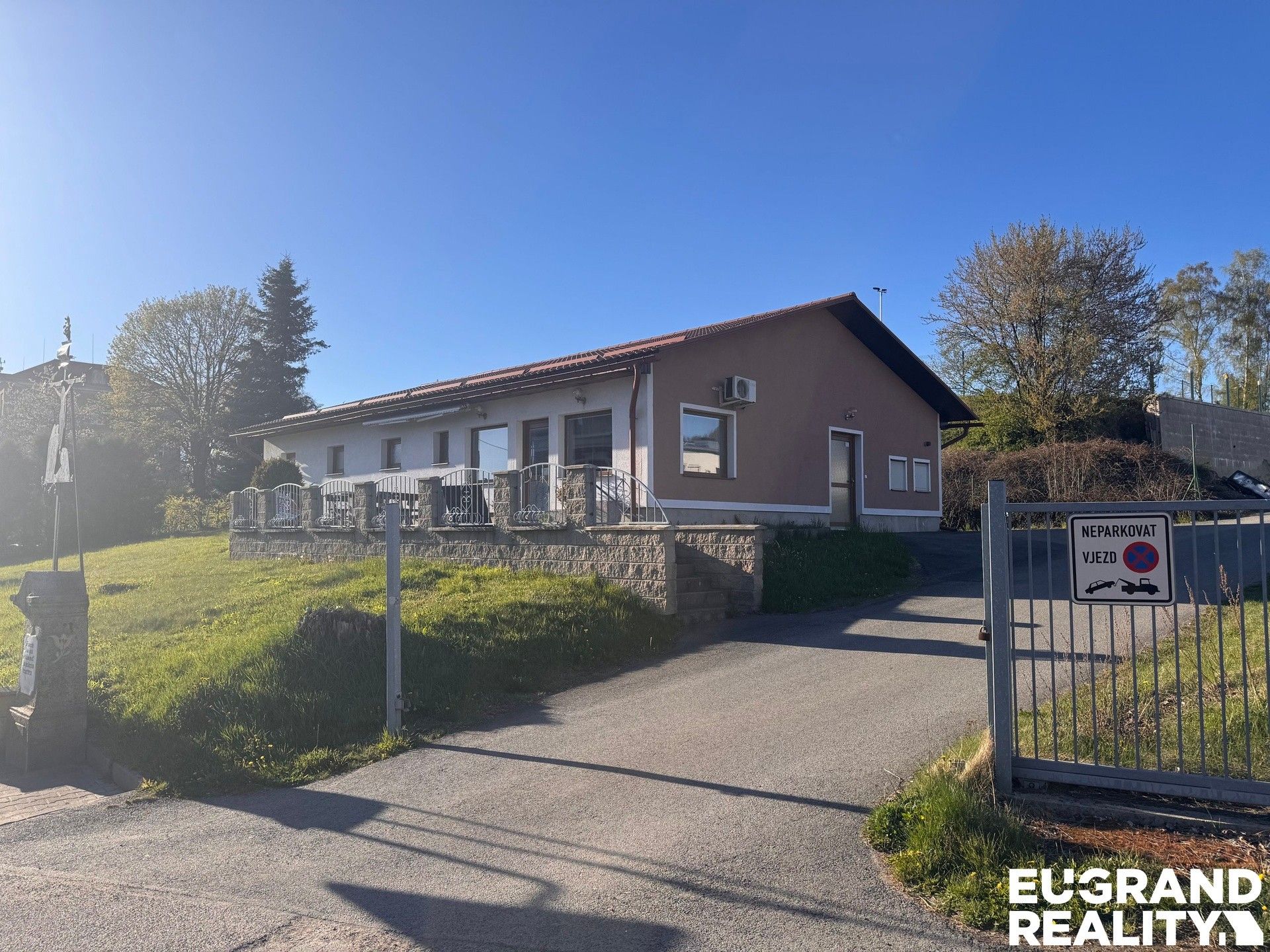 Prodej komerčního prostoru 170 m² - foto 1