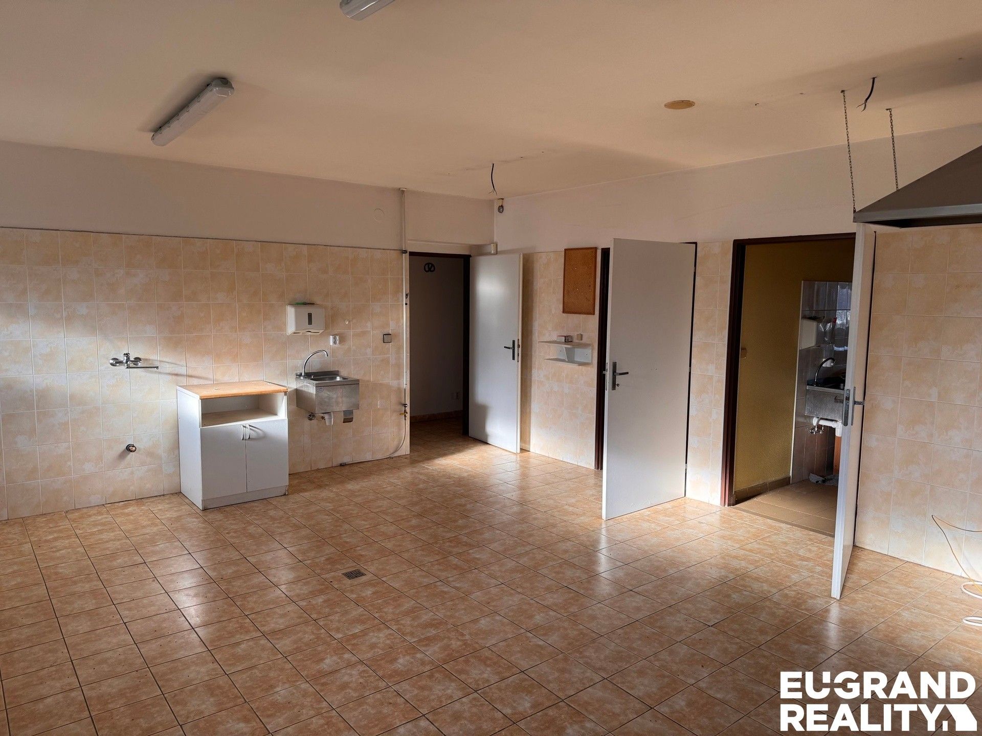 Prodej komerčního prostoru 170 m² - foto 6