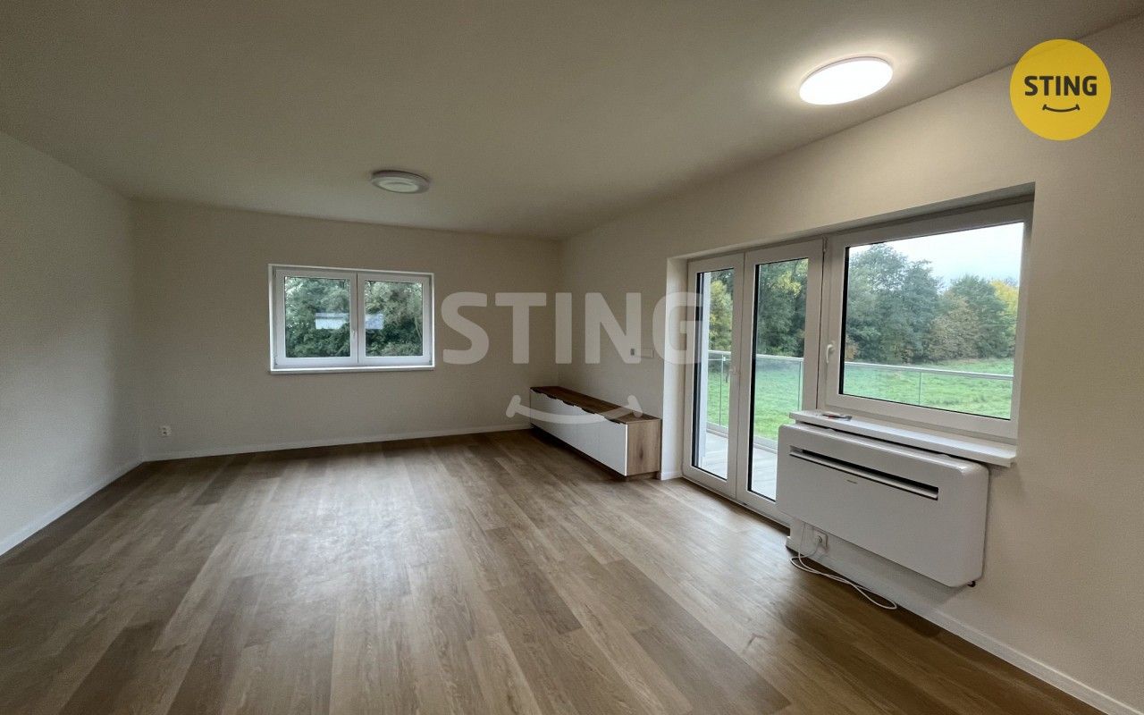 Pronájem bytu 3+kk 79 m² - foto 3
