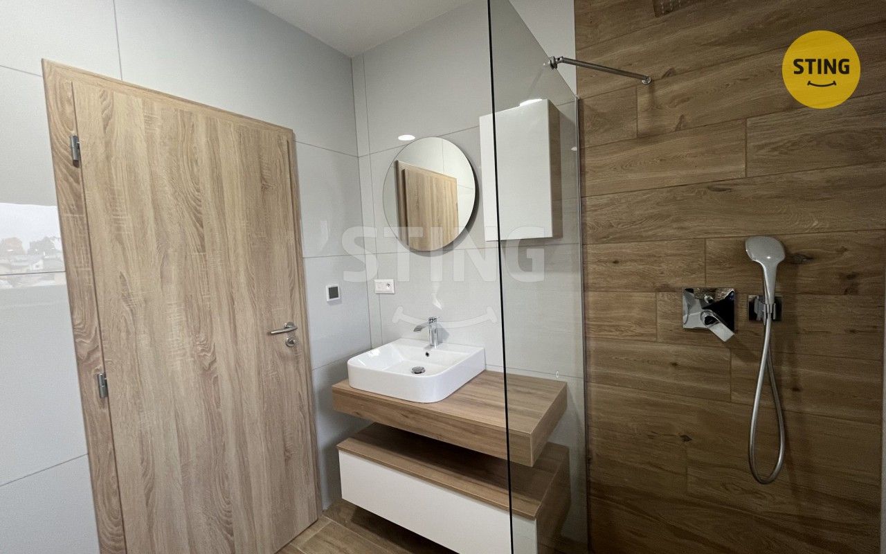 Pronájem bytu 3+kk 79 m² - foto 10