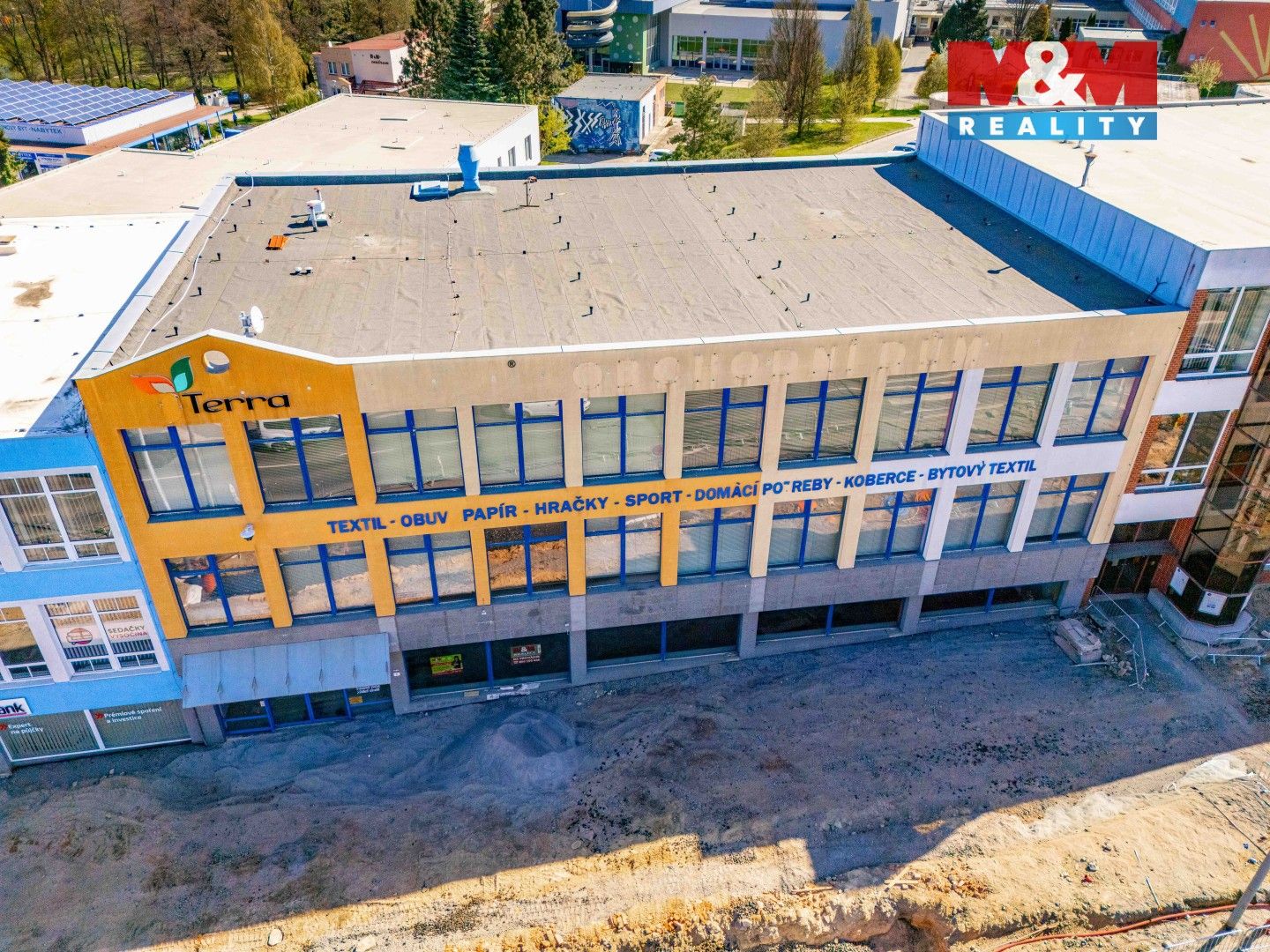 Prodej komerčního prostoru 1200 m² - foto 1