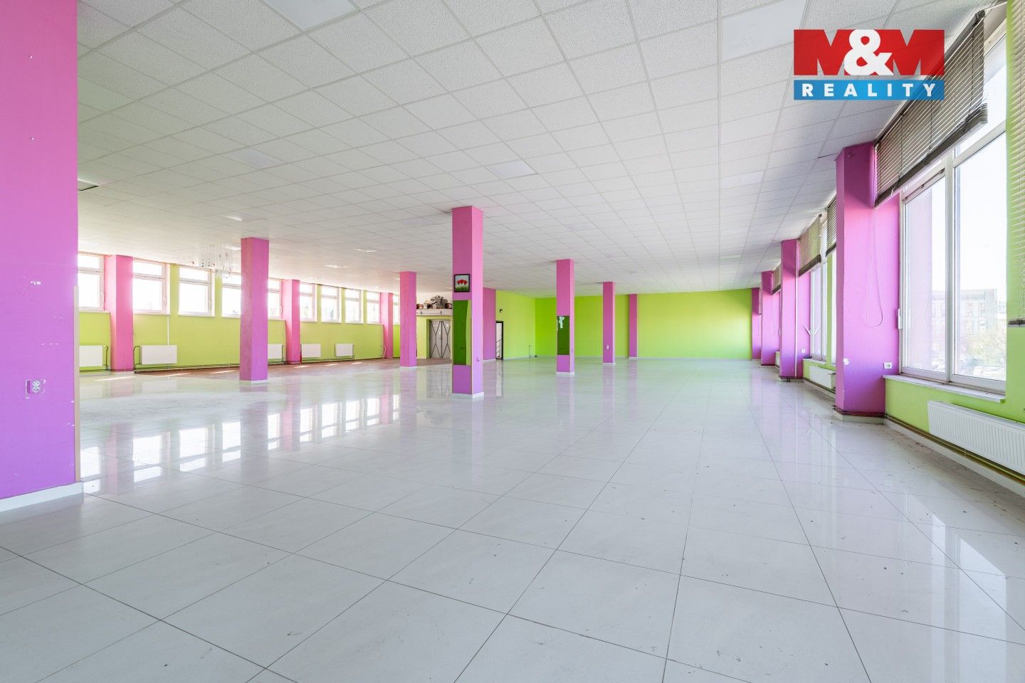Prodej komerčního prostoru 1200 m² - foto 8
