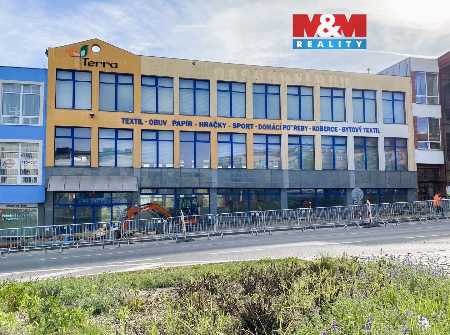 Prodej komerčního prostoru 1200 m² - foto 4