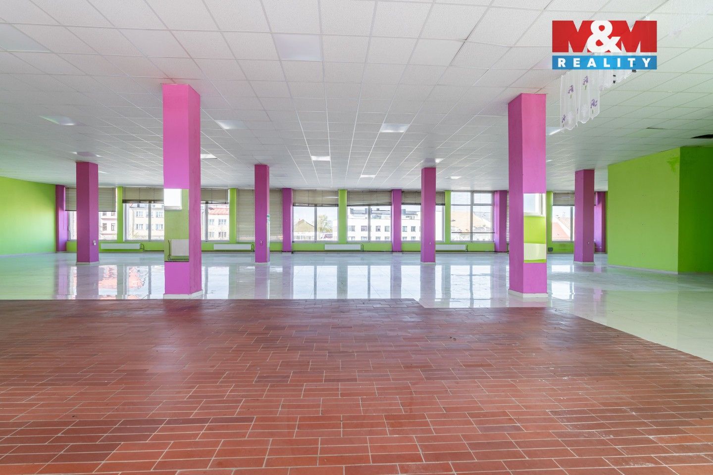 Prodej komerčního prostoru 1200 m² - foto 9
