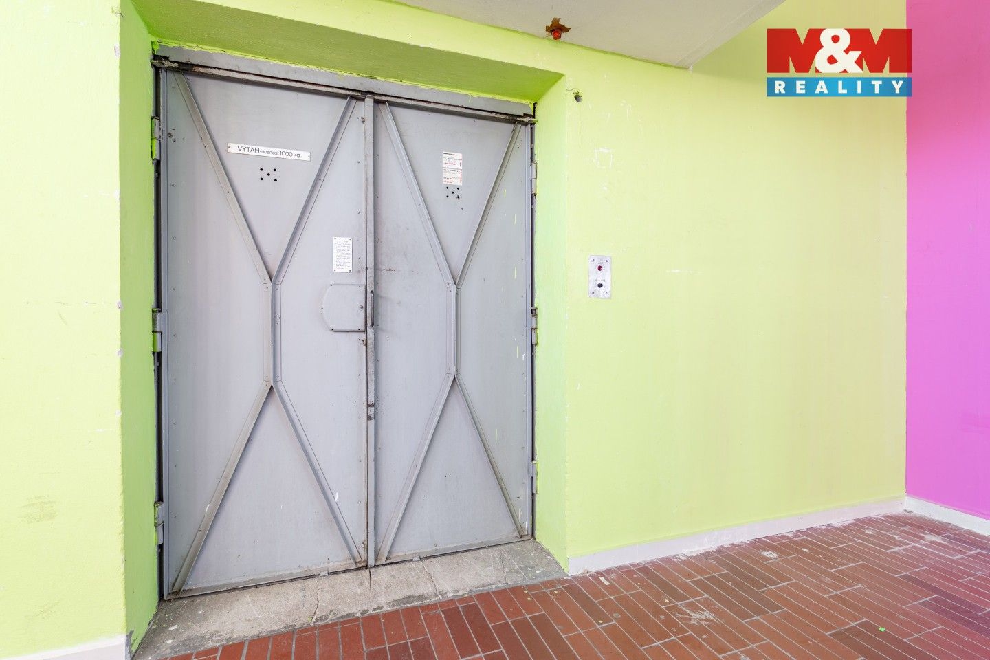 Prodej komerčního prostoru 1200 m² - foto 12