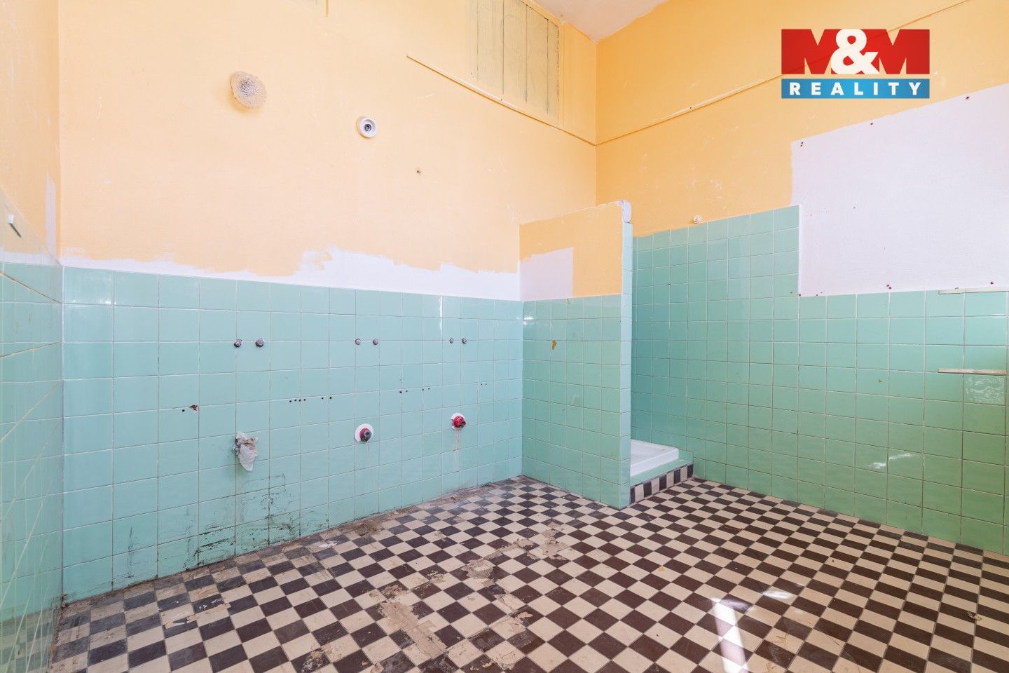 Prodej komerčního prostoru 1200 m² - foto 21
