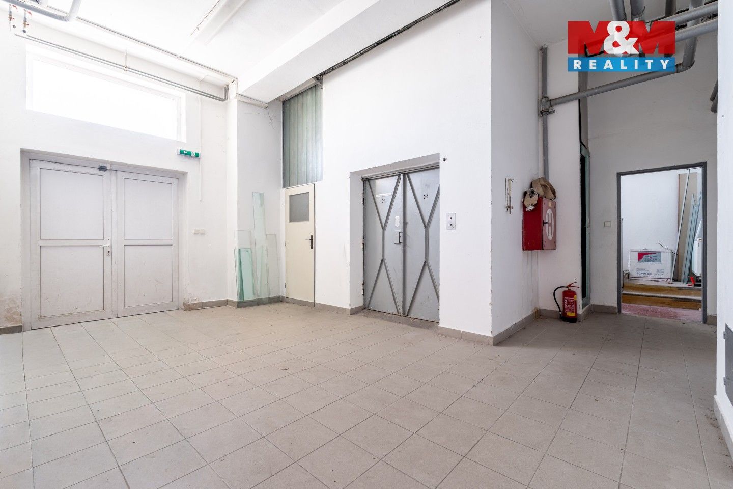 Prodej komerčního prostoru 1200 m² - foto 27