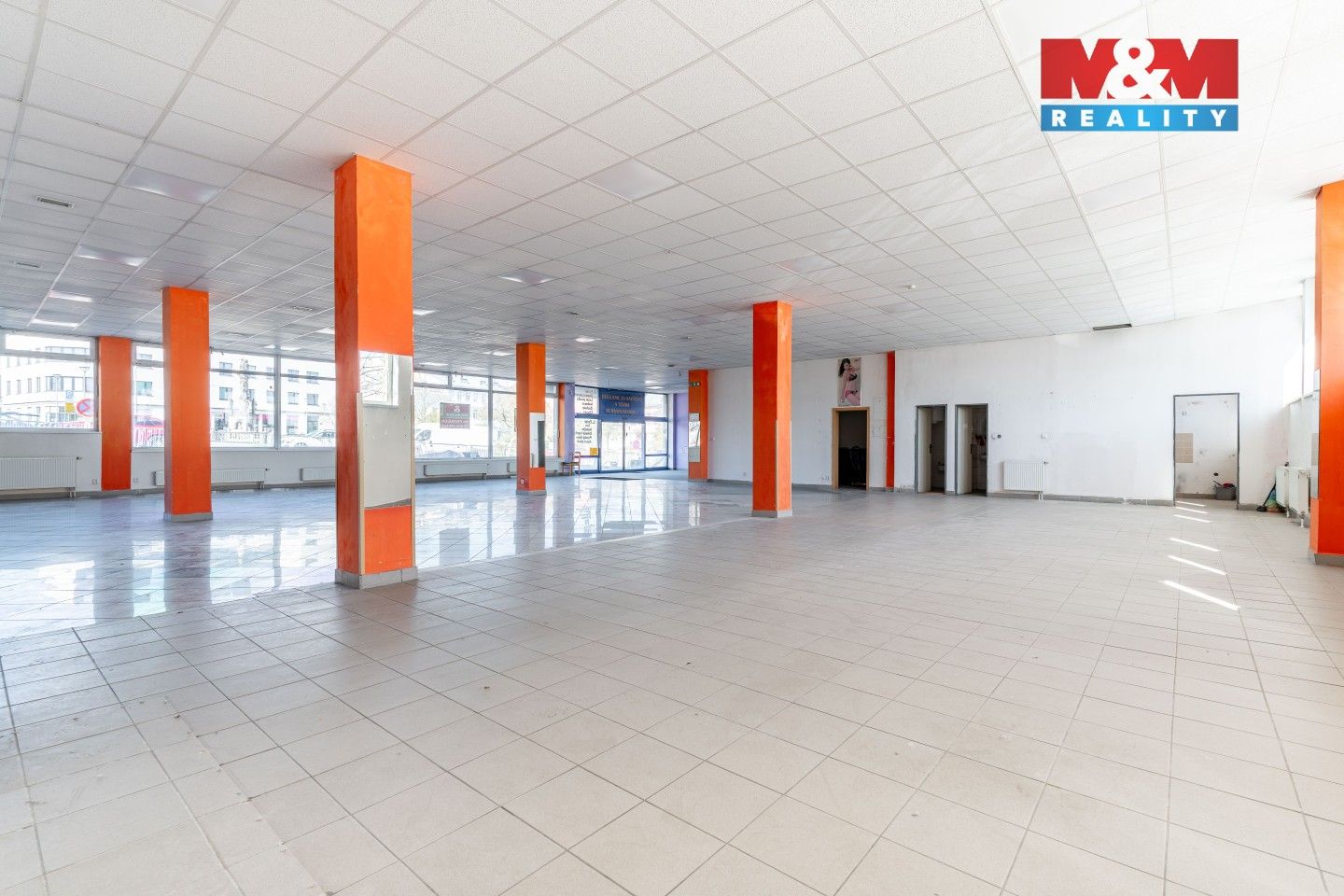 Prodej komerčního prostoru 1200 m² - foto 25