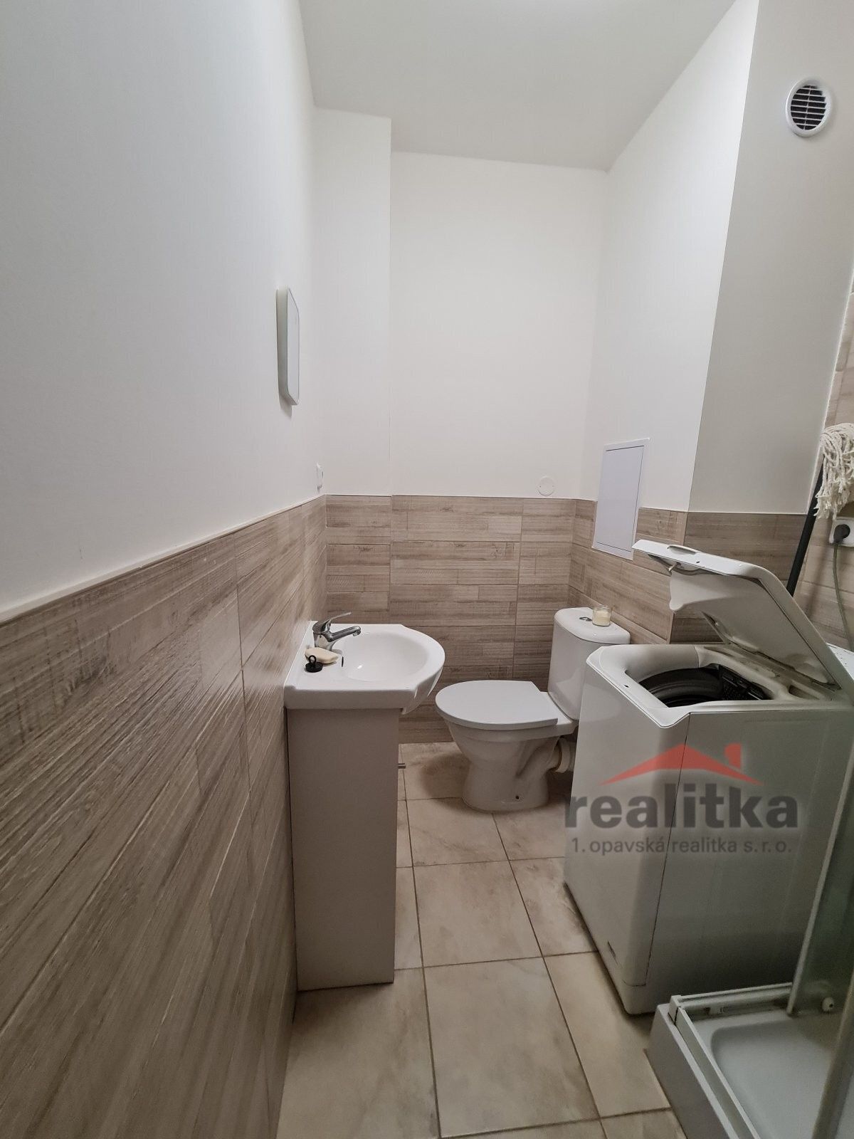 Pronájem bytu 1+kk 22 m² - foto 4