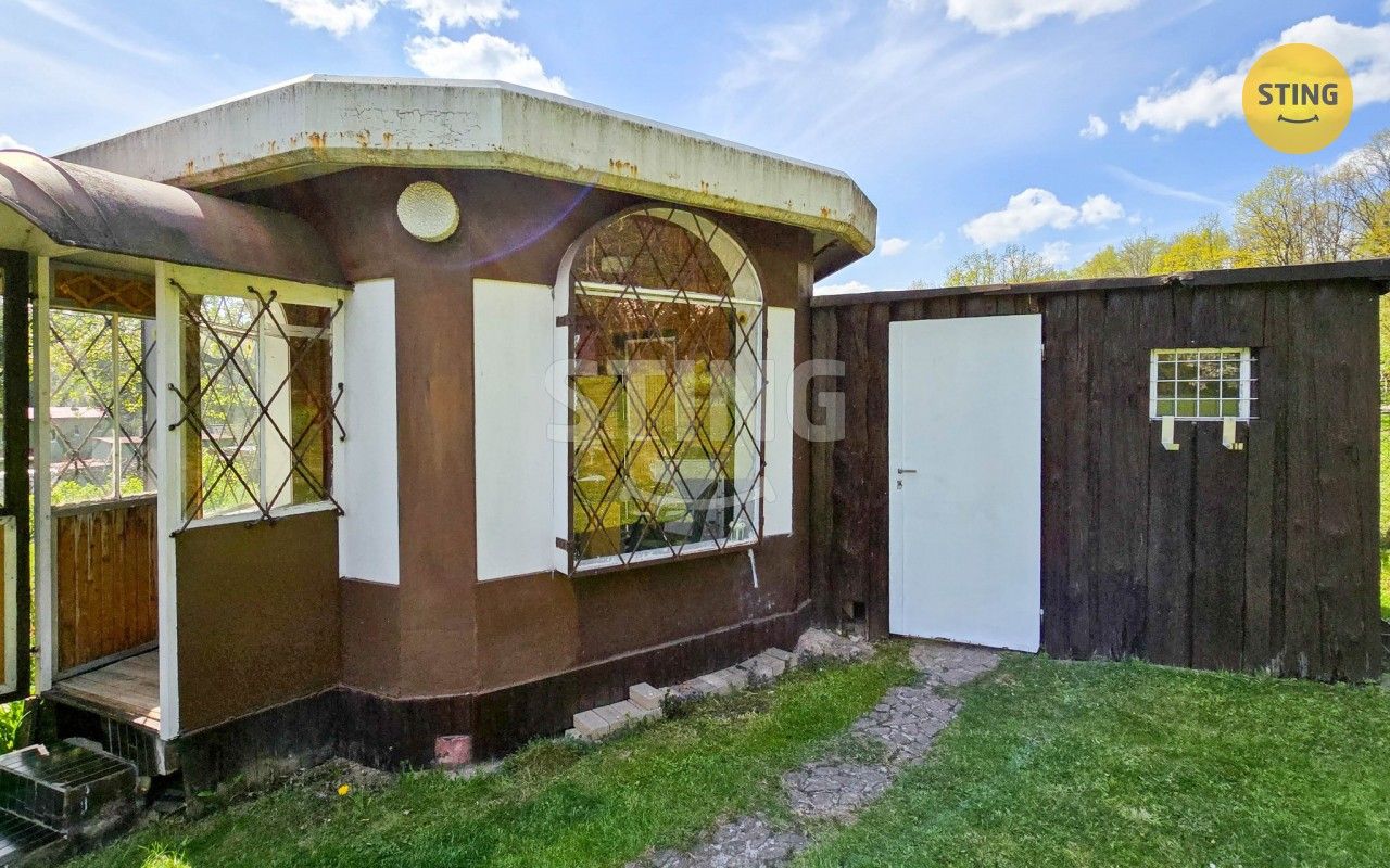 Prodej pozemku 1078 m² - foto 1