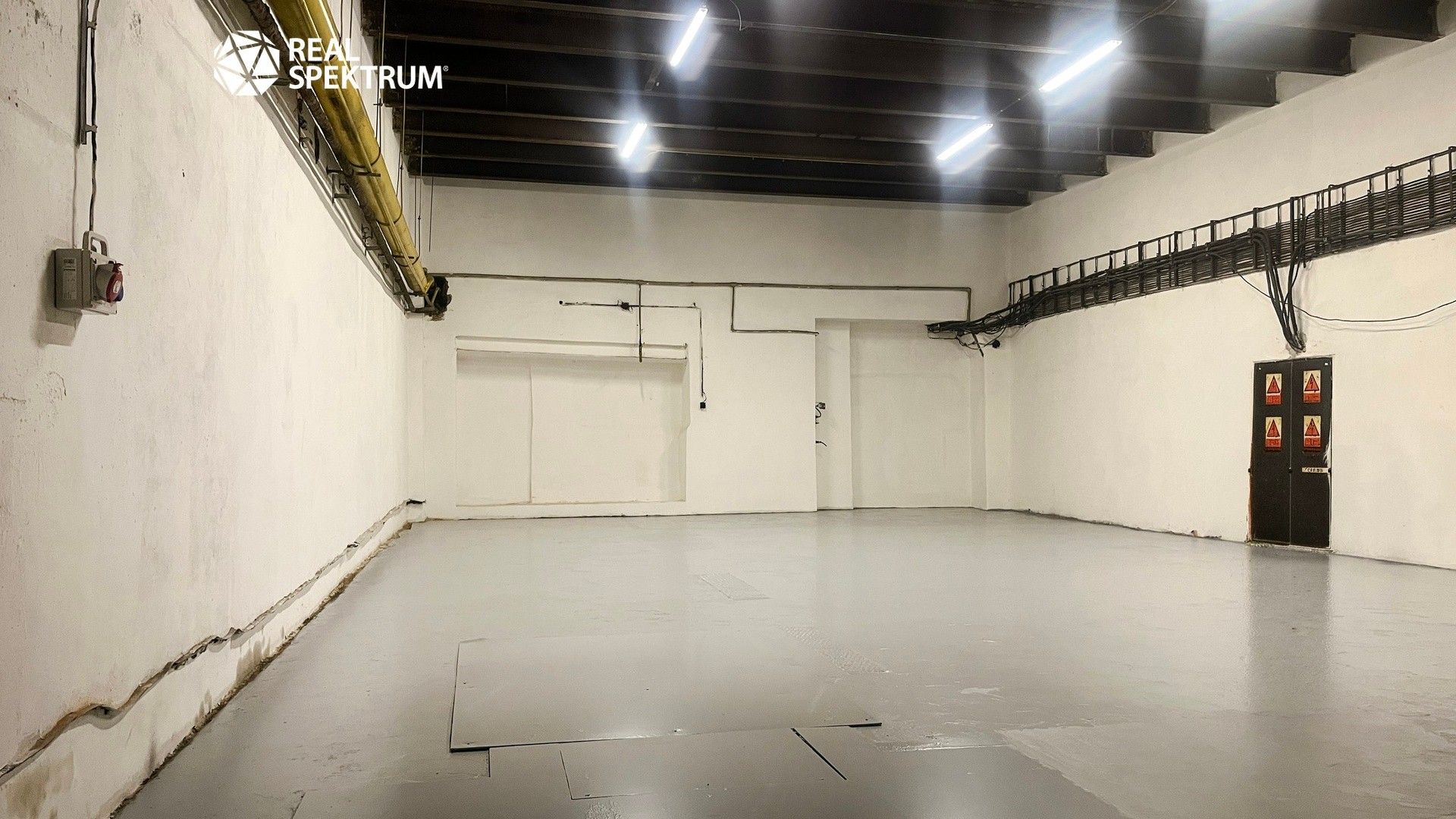 Pronájem komerčního prostoru 698 m² - foto 12