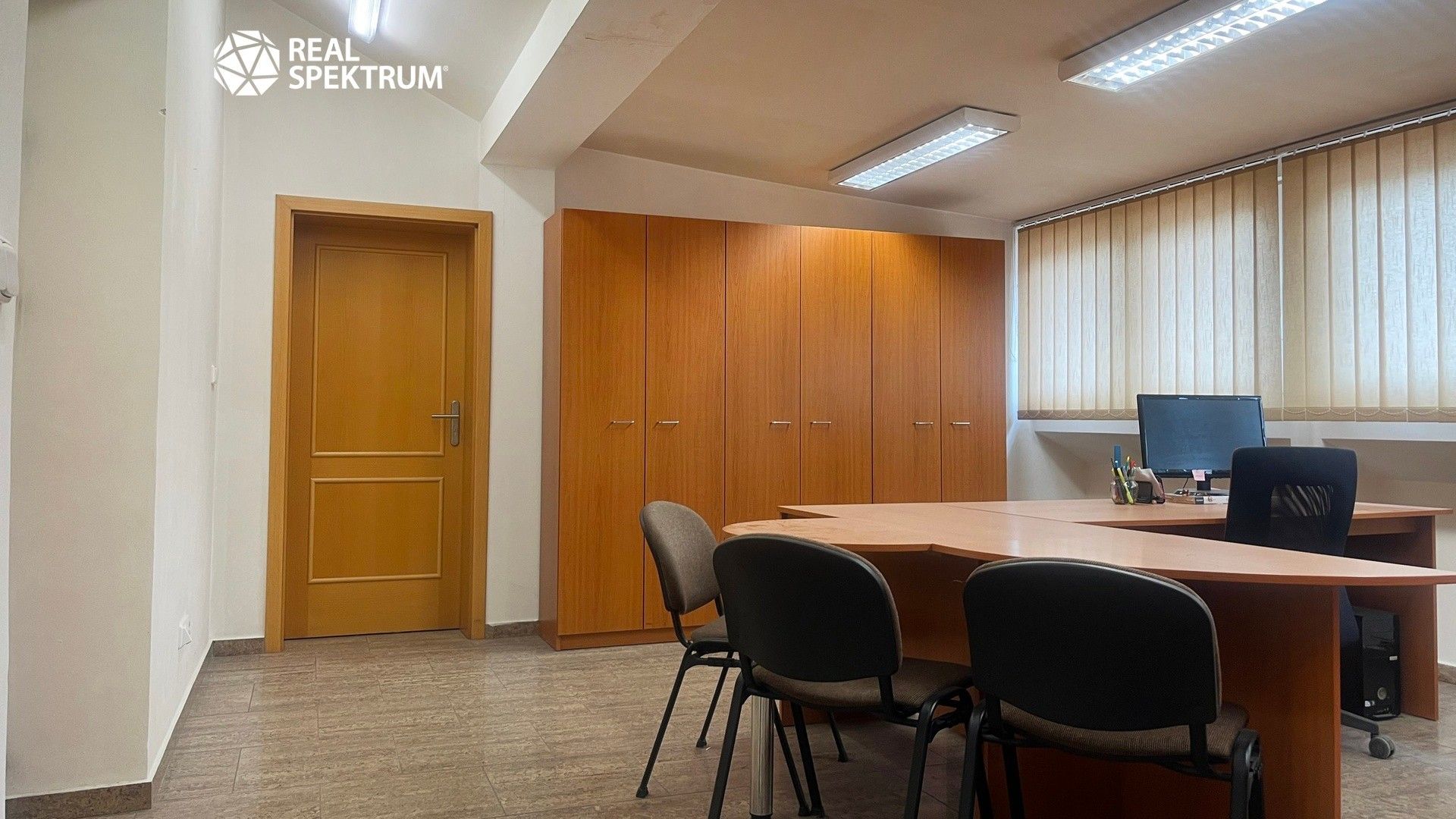 Pronájem komerčního prostoru 698 m² - foto 14