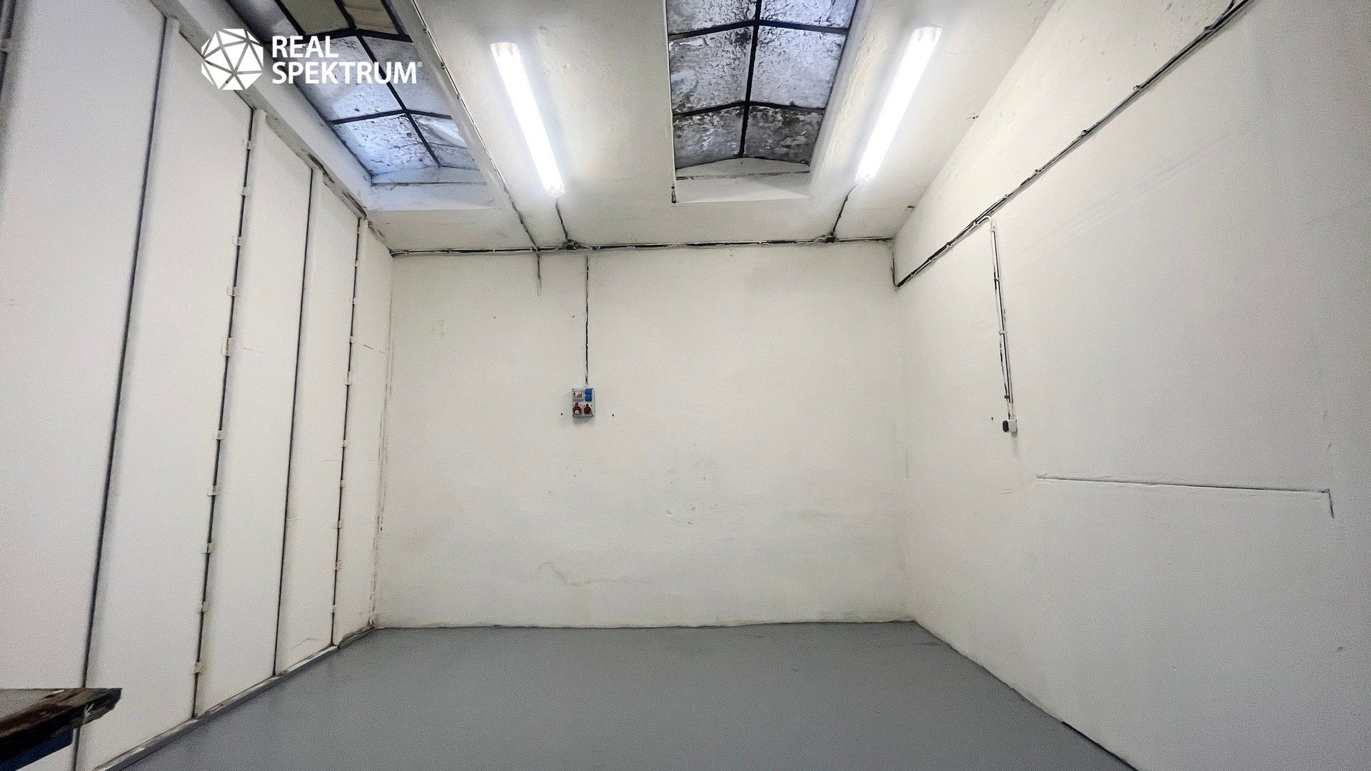 Pronájem komerčního prostoru 698 m² - foto 18
