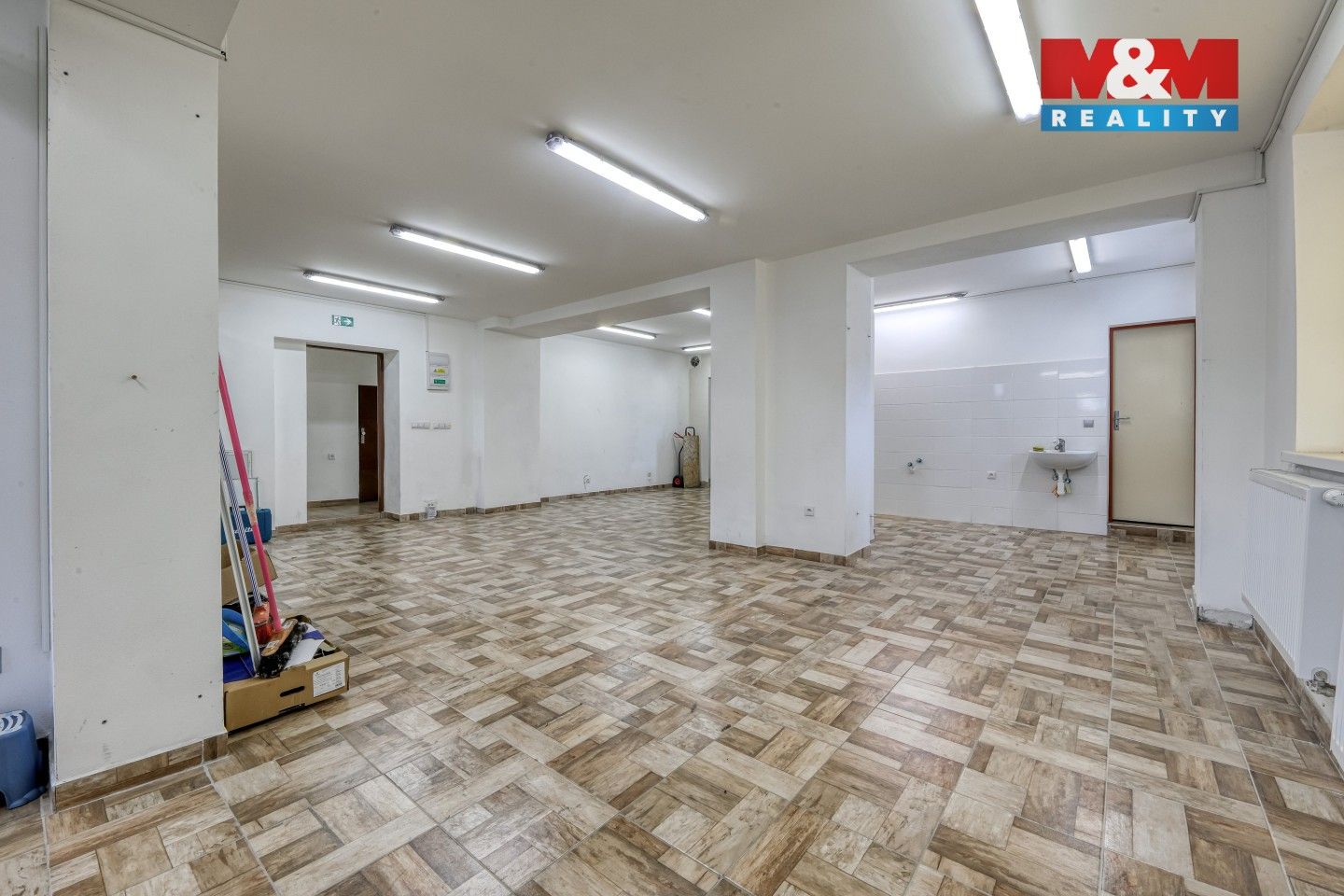 Pronájem komerčního prostoru 220 m² - foto 20