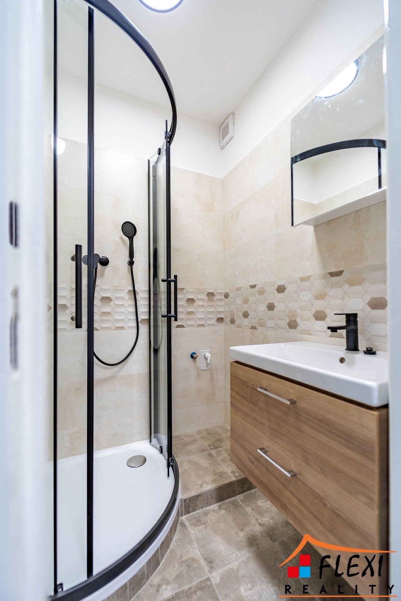 Pronájem bytu 2+1 50 m² - foto 10