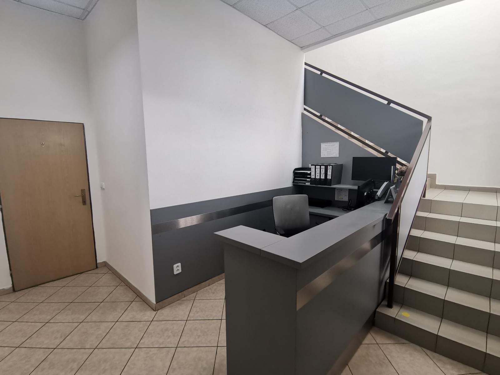 Pronájem komerčního prostoru 230 m² - foto 2