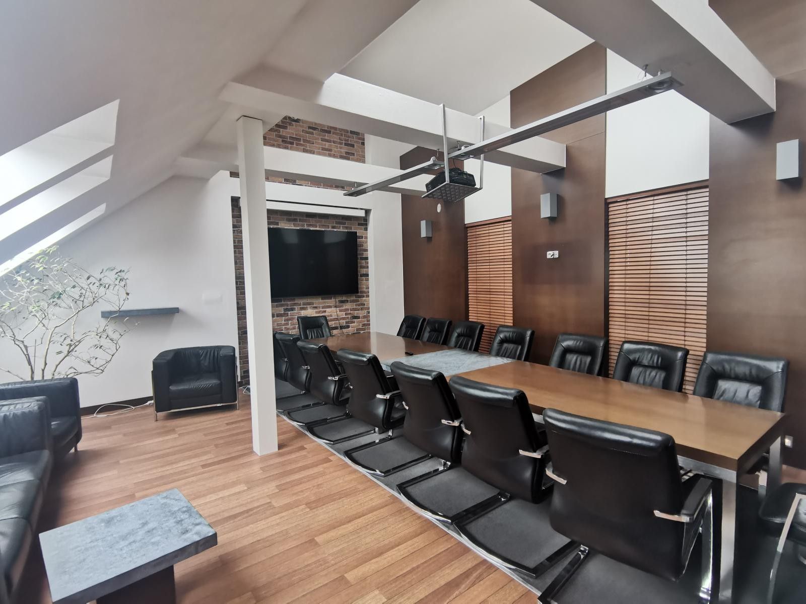 Pronájem komerčního prostoru 230 m² - foto 4