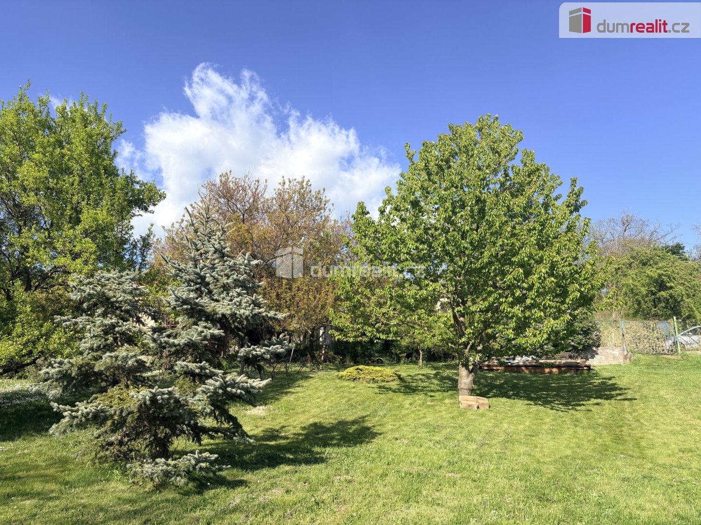 Prodej pozemku 888 m² - foto 1