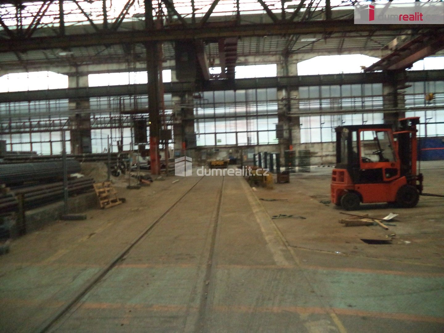 Pronájem komerčního prostoru 1040 m² - foto 8