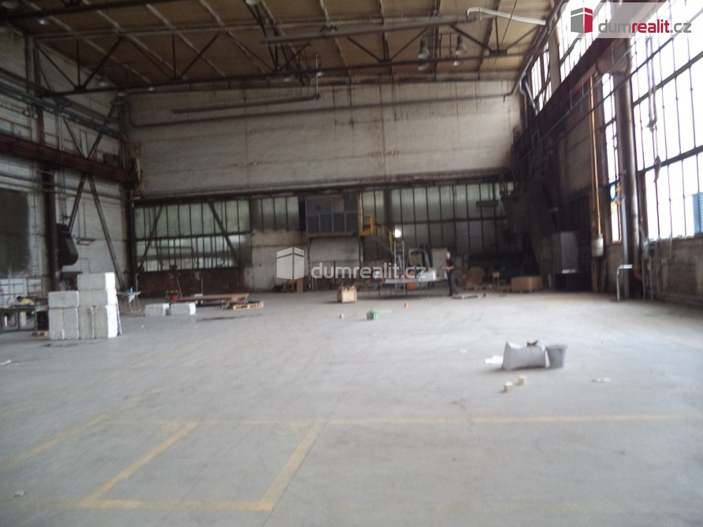 Pronájem komerčního prostoru 1040 m² - foto 9