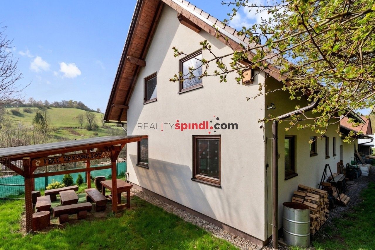 Prodej domu 188 m² - foto 1