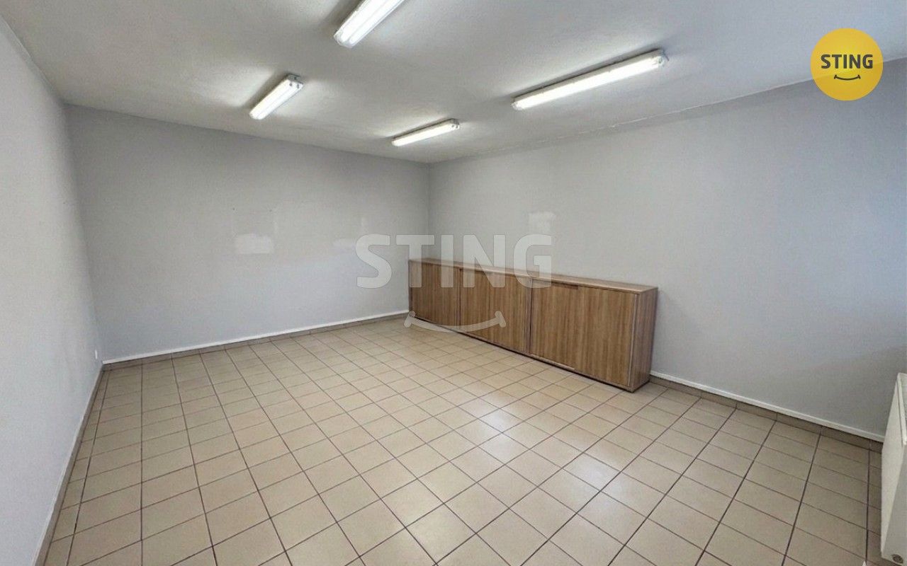 Pronájem komerčního prostoru 67 m² - foto 1