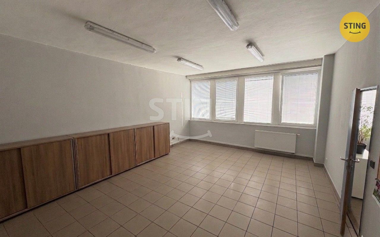 Pronájem komerčního prostoru 67 m² - foto 2